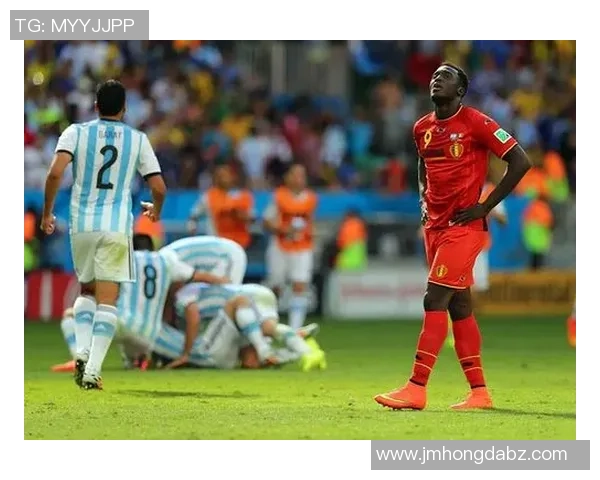 憨憨足球球星赛场趣事不断展现独特魅力引发球迷热烈讨论